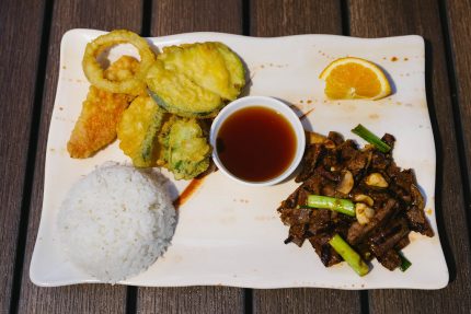 Spicy and delicious!
All entrees served with salad, steamed rice, and assorted steamed vegetables or vegetable tempura.